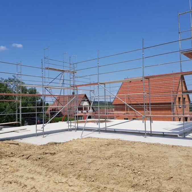 PHOTO 2023 06 08 16 38 47 5 675X675 | LFR Échafaudage Montage d’échafaudage maison en bois avant intervention à Kuttolsheim Schiltigheim