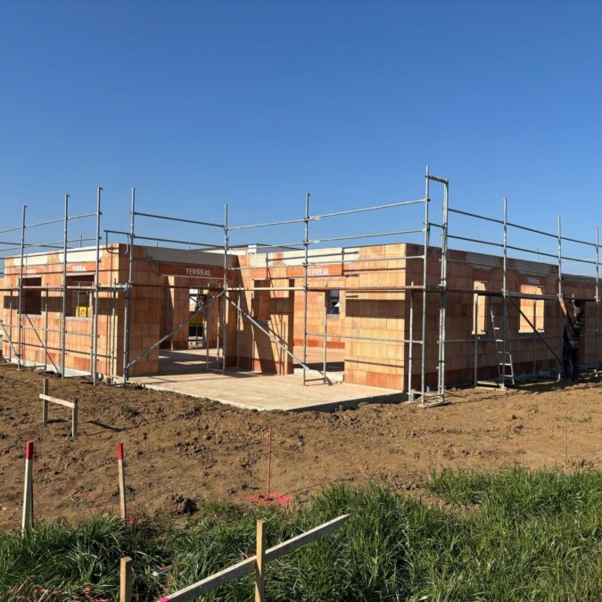 BISCHWIHR 2 LFR ECHAFAUDAGE 675X675 | LFR Échafaudage Pose d’un échafaudage pour les travaux de charpente et couverture à Bischwihr dans le Haut-Rhin Bischwiller